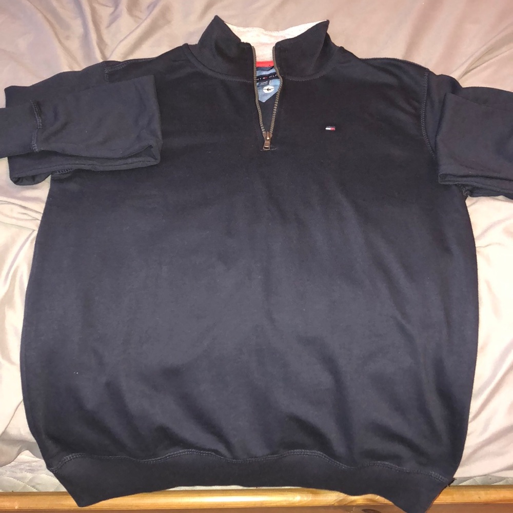 Tommy Hilfiger Zipped hoodie {NEVER WORN}